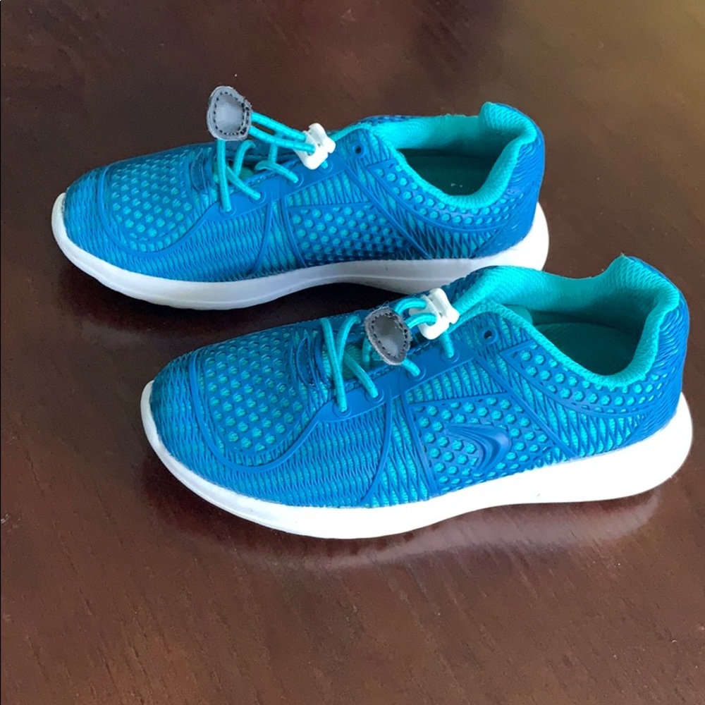 Clarks tennis shoes